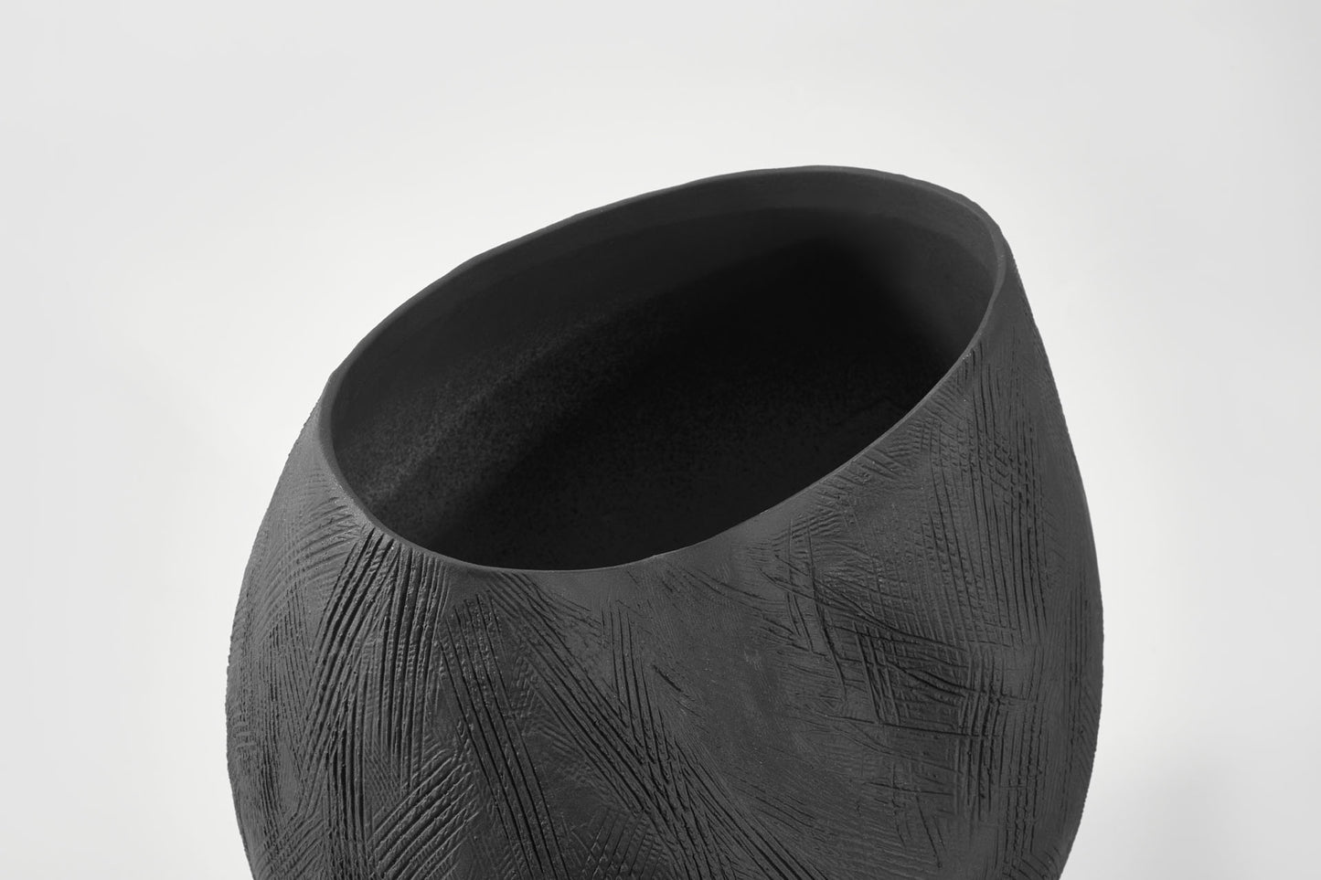 Moule Vase Ebony