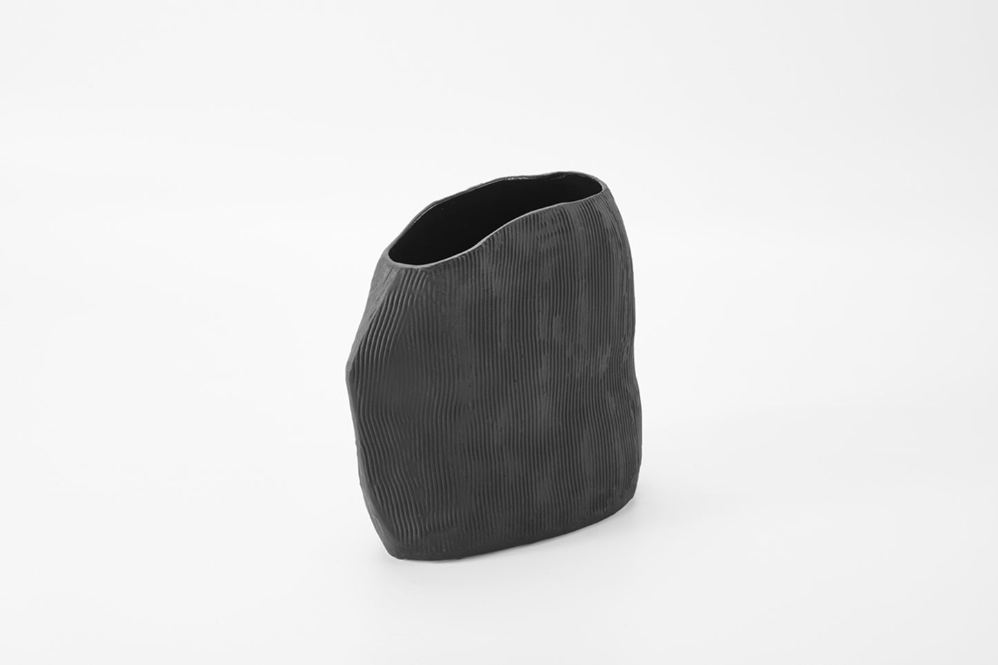 Chalk Vase Ebony